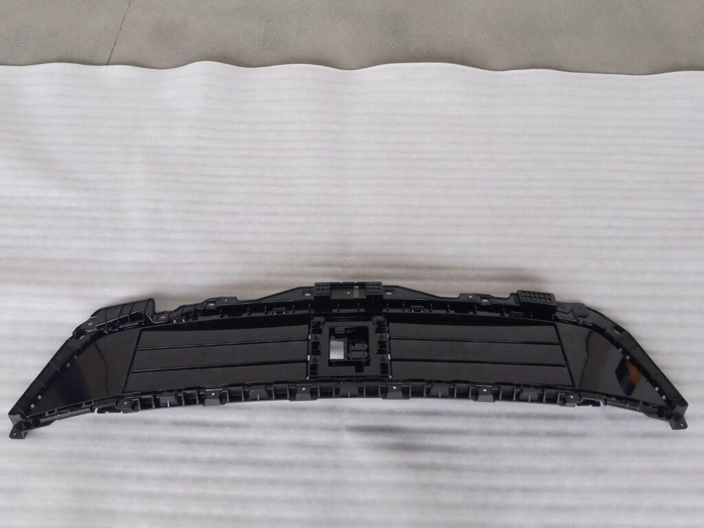 Grila activa fata negru lucit Tang L EV&DM SRHB-2803500 / 17836110-00